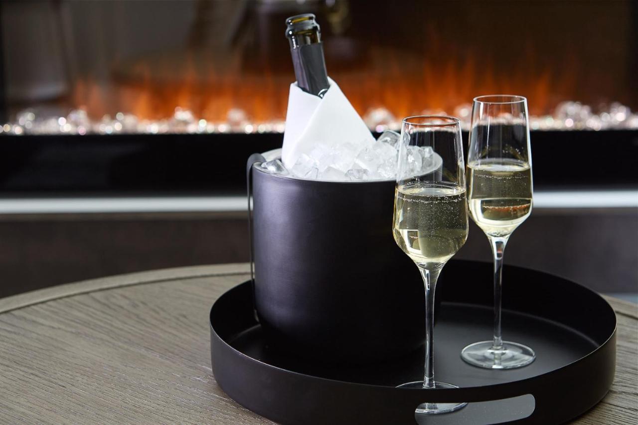124 On Queen Hotel & Spa Niagara-on-the-Lake Exterior photo Champagne