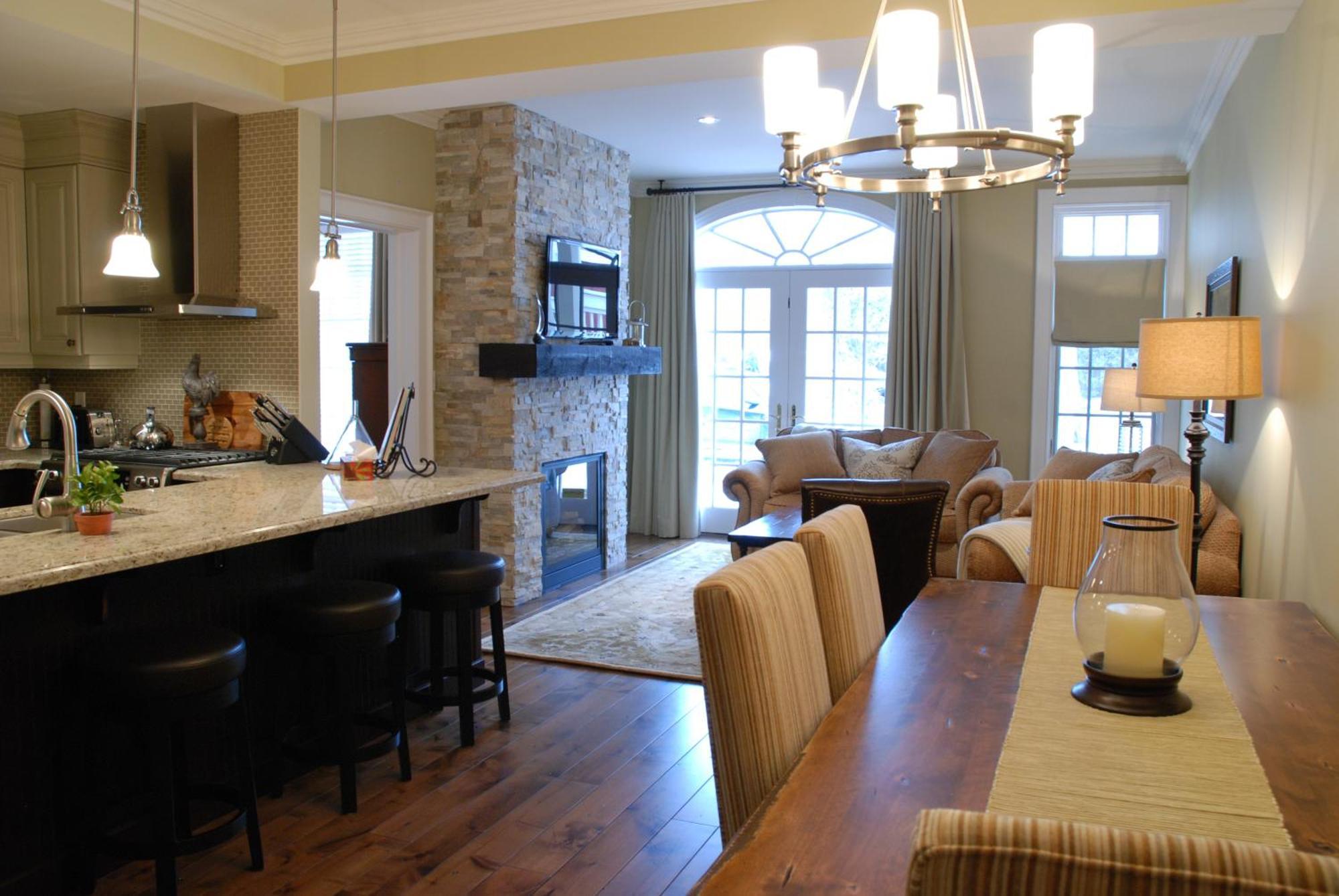 124 On Queen Hotel & Spa Niagara-on-the-Lake Exterior photo A modern open-plan kitchen and dining room