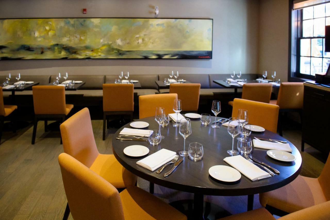 124 On Queen Hotel & Spa Niagara-on-the-Lake Exterior photo Interior of the restaurant