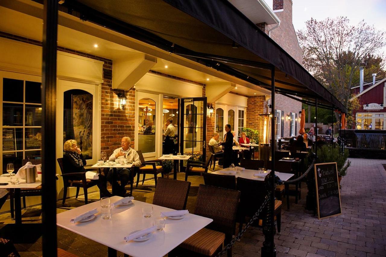 124 On Queen Hotel & Spa Niagara-on-the-Lake Exterior photo The restaurant in 2011
